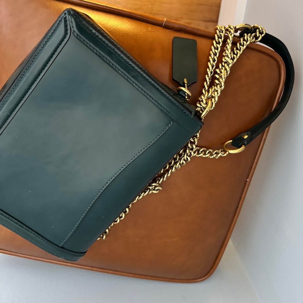Coach Hutton Dark Green Leather Crossbody Bag with Gold Chain - Picture 3 of 4